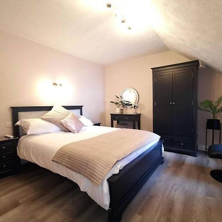 B'Dazzled Flat, Castletown Apartment Терсо Екстериор снимка