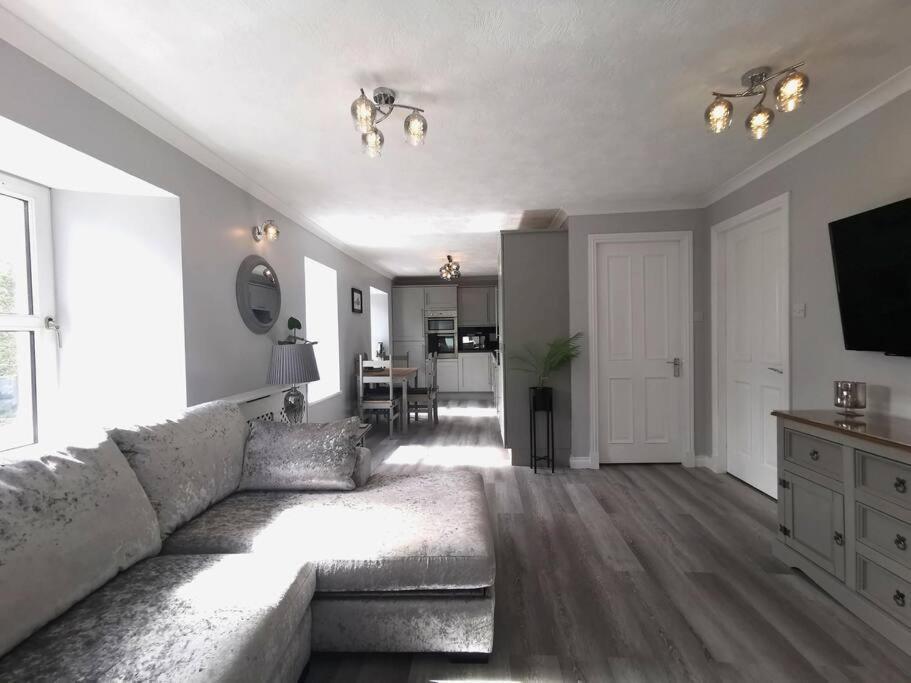B'Dazzled Flat, Castletown Apartment Терсо Екстериор снимка