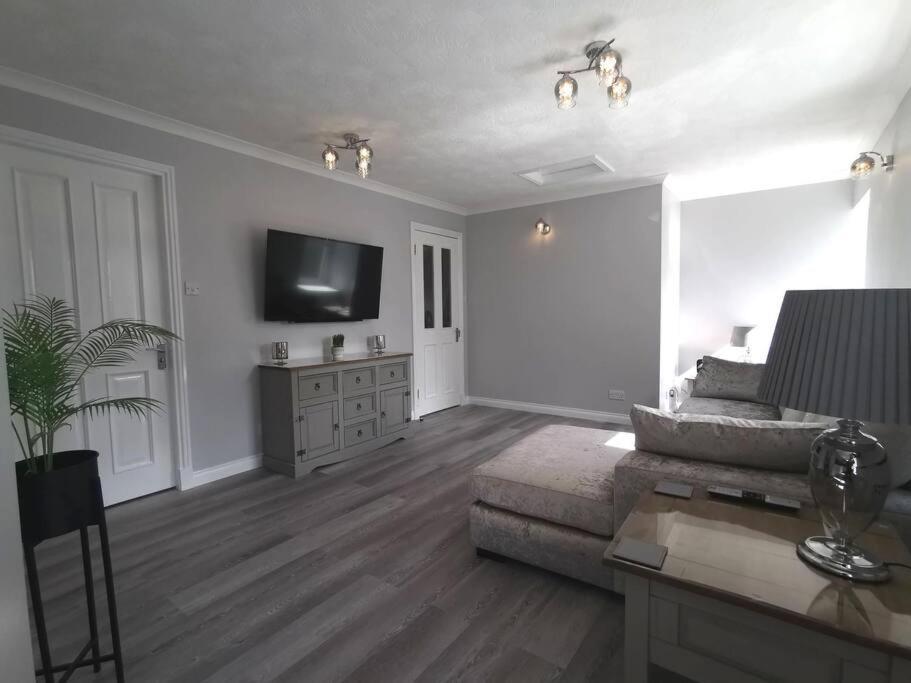 B'Dazzled Flat, Castletown Apartment Терсо Екстериор снимка