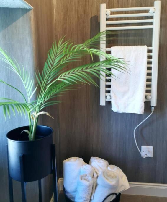 B'Dazzled Flat, Castletown Apartment Терсо Екстериор снимка